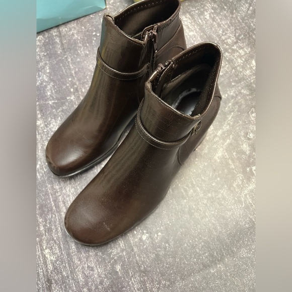 Life Stride Dark Brown Ankle Booties - Picture 4 of 6
